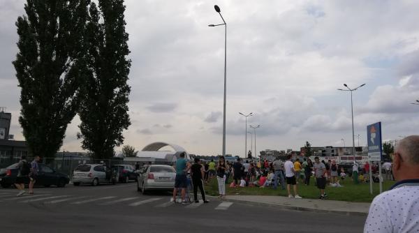 bias 2022 nu ratati o reprezentatie aviatica de neratat cu aeronava tarom boeing 737 700ng ce va zbura in formatie cu renumitele modele de lupta f16