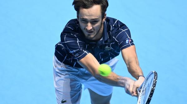 daniil medvedev eliminat inca din sferturi la us open rusul era campionul en titre si locul 1 atp nadal aproape de revenirea in pozitia de lider al tenisului masculin