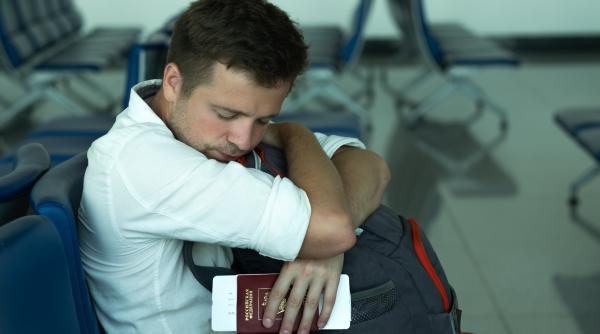 blue air ingropata in datorii are bani de dat si companiei aeroporturi bucuresti