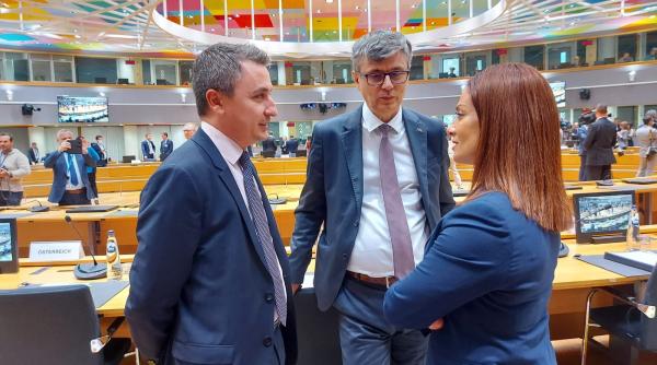 camera deputatilor dezbate motiunea simpla a usr contra ministrului energiei virgil popescu