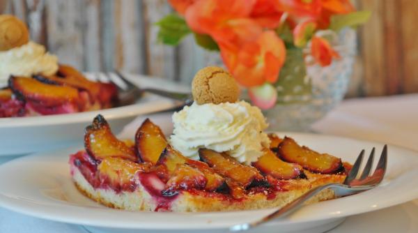 tarta cu prune si crema de vanilie prajitura care te cucereste