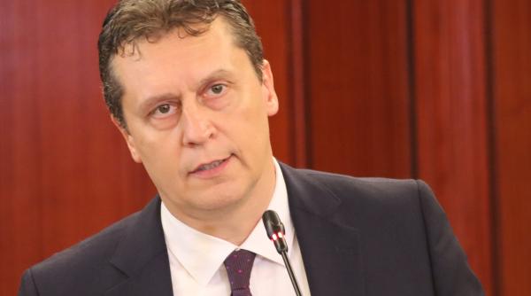 e nevoie de educatie financiara campeanu isf prezinta cifrele oamenii se informeaza prea mult de pe facebook si de la prieteni foto