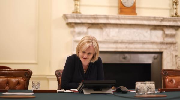 liz truss criticata de catre putin si zaharova este departe de principiile democratice