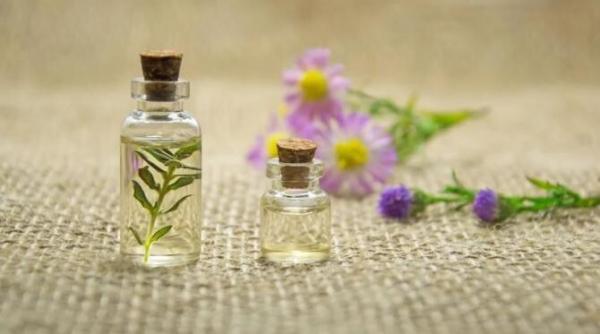 pulverizati acest produs pe mobila si tesaturi si casa va mirosi placut o idee geniala si rapida