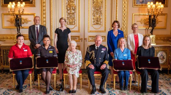 regina elisabeta a ii a a murit h d hartmann nimeni nu mai poate salva marea britanie