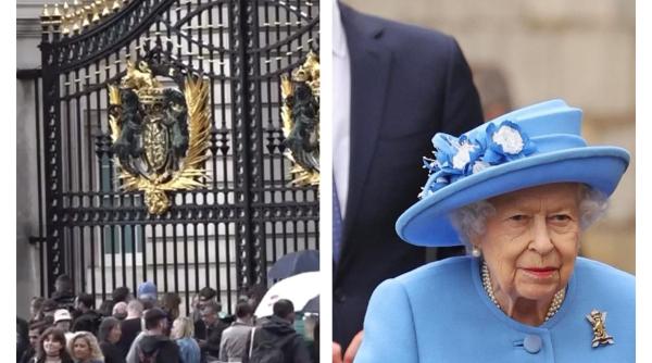 video live oamenii plang in fata palatului buckingham dupa anuntul despre regina elisabeta a ii a e singura regina pe care am avut o e un soc