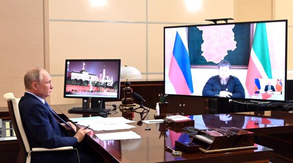 kremlinul a reactionat dupa ce kadirov plin de furie a amenintat ca merge la putin