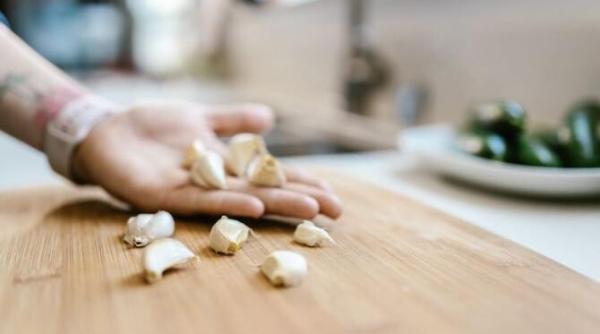 salvati usturoiul care a inceput sa incolteasca si sa se strice o solutie ingenioasa