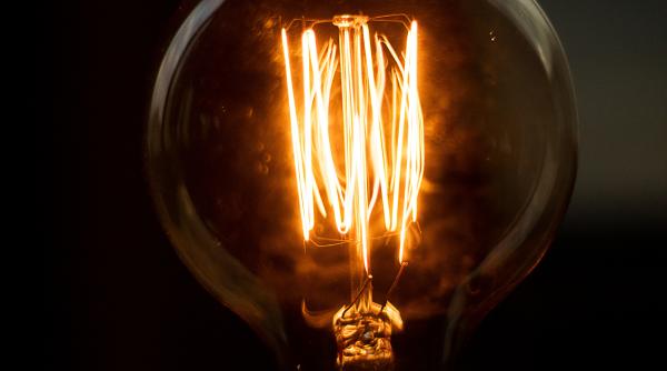 cladirile importante din iasi vor fi in bezna dupa ora 24 pentru a se reduce consumul de energie electrica