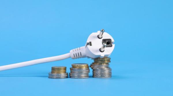 de ce platesc romanii atat de mult pentru energie dumitru costin s au inchis 5600 mw si s au pus in functiune 70 la ora asta puteam fi exportatori de energie