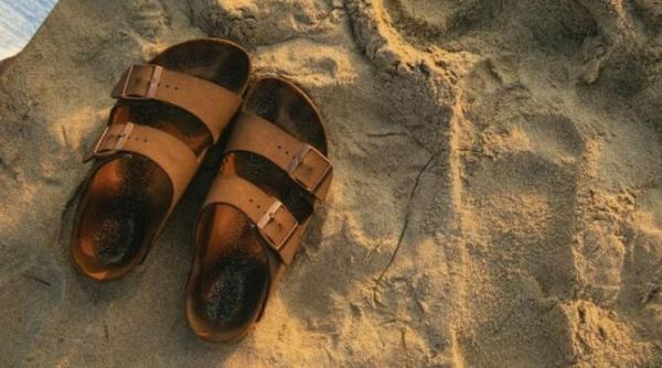 curata sandalele din piele inainte de a le depozita in dulap trebuie sa faci neaparat asta