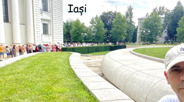 dan negru daca i respectam pe cei care stau la coada la catedrala westminster sa nu i mai ironizam pe cei care stau la coada la catedrala iasiului