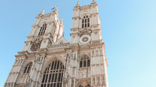 dincolo de inmormantarea reginei peste 100 de vizite de stat vor avea loc in acelasi timp ce inseamna asta pentru londra