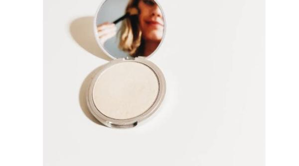 trusa de ingrijire din sezonul rece specialistul ioana marinescu macar seara o crema de ochi video