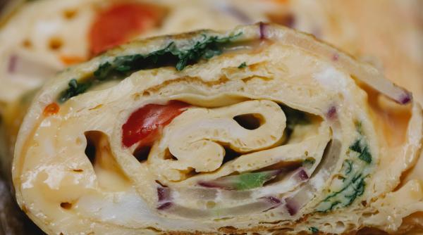 omleta olandeza pe lipie cu crema de branza si rosii cherry reteta senzationala pentru micul dejun