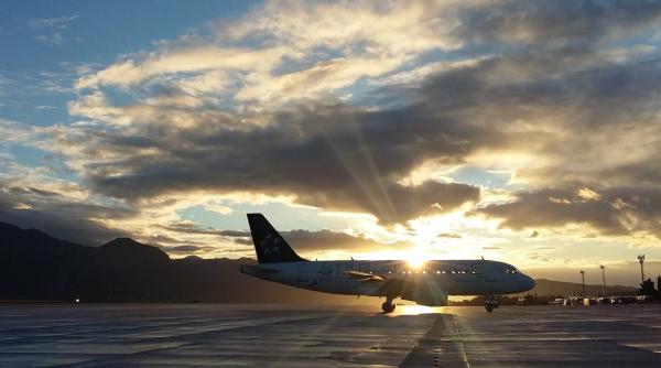 pasager pe ruta katowice antalya salvat de medicii aeroportului otopeni