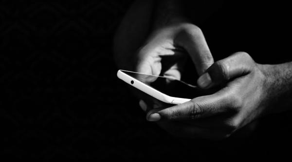 telefonul mobil proiectat intentionat sa nu l mai poti lasa din mana medic psihiatru despre dependenta data de dispozitive