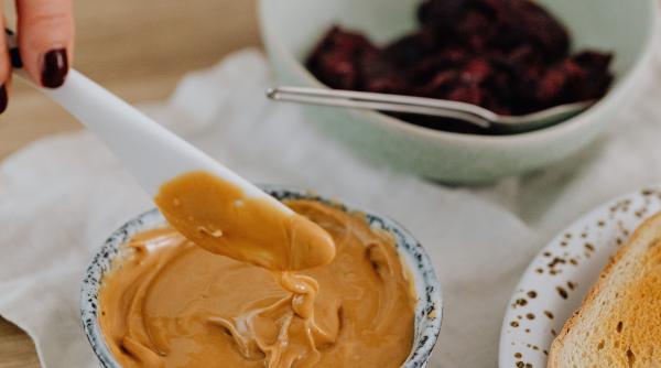 cum prepari unt de arahide acasa reteta foarte simpla