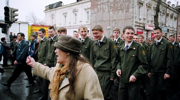 dupa esecul din estul ucrainei rusia cauta civili cu mentalitate patriotica pentru a sustine in continuare razboiul solda de 3 000 de dolari pe luna pentru barbati adevarati