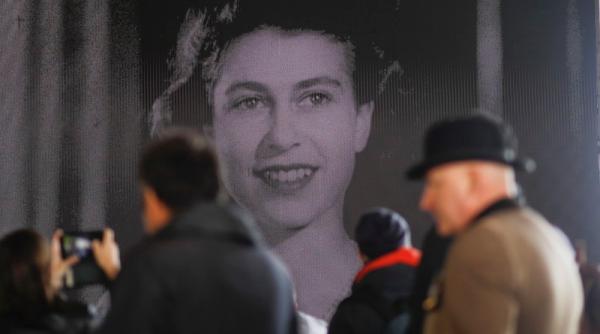 ce lectie avem de invatat de la regina elisabeta a ii a hartmann sa ne slujim tara avem contract cu istoria cu destinul unei natiuni