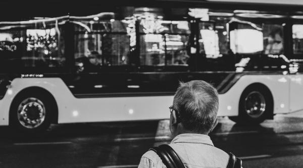 un autobuz cu 27 de persoane carantinate a fost implicat intr un grav accident