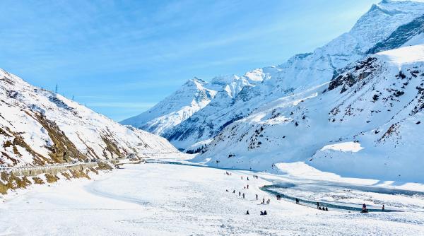 a nins la balea lac prima zapada din acest sezon in muntii fagaras video