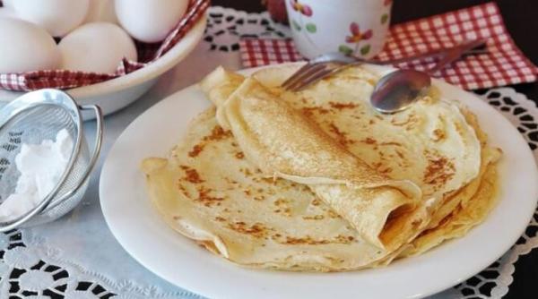 aceste clatite sunt deosebite de savuroase si nu se lipesc de tigaie