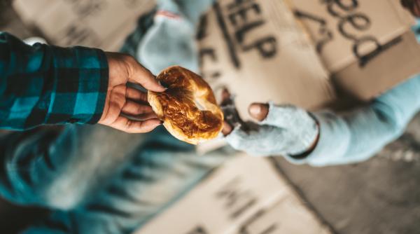 onu o persoana moare de foame la fiecare 4 secunde