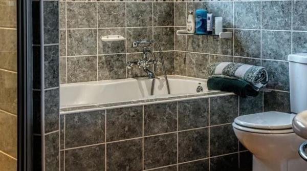 si baia fara ferestre va mirosi proaspat si curat daca stii aceste trucuri simple