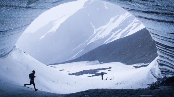 continua sa ninga in muntii fagaras s au format troiene de 70 de centimetri video