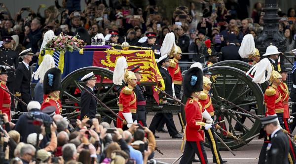 delir la televiziunile rusesti propagandistii regreta ca londra nu a fost atacata nuclear in timpul inmormantarii reginei elisabeta a ii a cat de tare i a infuriat ca putin n a primit invitatie