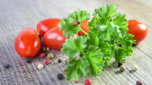 dulceata de rosii pentru iarna un sos un aperitiv si un condiment pentru mancarurile preferate