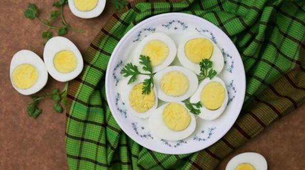 fierbeti 3 oua si pregatiti o salata delicioasa in doar doua minute