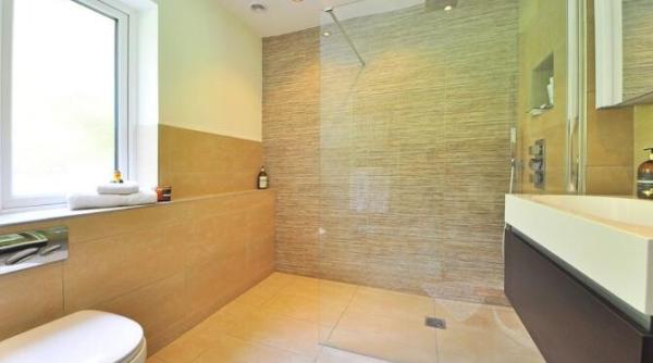 gata cu solutiile de curatare pe baza de inalbitor foloseste acest produs eficient ieftin si ecologic