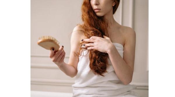 ce e mai important pentru par samponul balsamul sau serul specialist o cantitate cat o nuca mica este suficienta pentru spalarea parului