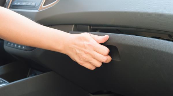 ce sa nu tii niciodata in torpedoul masinii