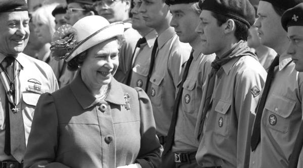 nostradamus a prezis moartea reginei elisabeta care sunt urmatoarele evenimente care ne vor afecta cartea care face valva