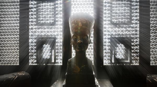 a fost gasita nefertiti ce indica hieroglifele ascunse in mormantul fiului ei vitreg tutankhamon