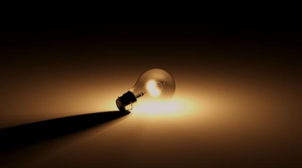 avertisment al furnizorilor de energie milioane de romani ar putea ramane fara energie electrica si gaze naturale la iarna