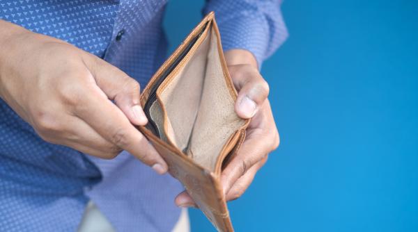 60prc dintre gospodariile din germania isi folosesc economiile pentru a ramane pe linia de plutire multi nemti deja nu si mai pot plati imprumuturile