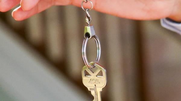 peste jumatate dintre proprietarii romani nu si declara veniturile din chirii o treime dintre chiriasi se tem de un credit imobiliar pe termen lung