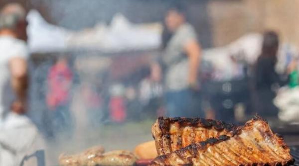 coaste de porc cu prune si miere suculente si parfumate secretul consta in sosul delicios