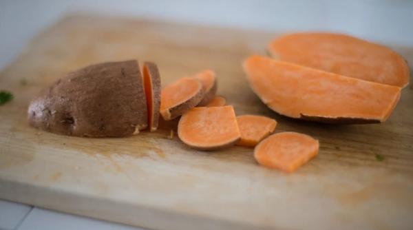 doua retete de cartof dulce de toamna cartofii dulci mult mai sanatosi decat cei obisnuiti spune un bucatar