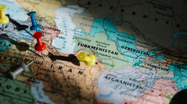 se cere excluderea iranului de la cupa mondiala de fotbal 2022