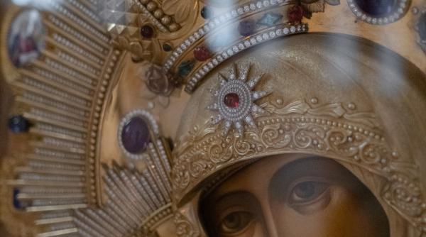 acatistul sfantului acoperamant al maicii domnului