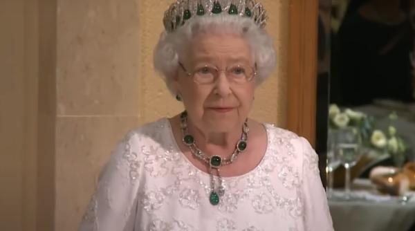 saci de scrisori au sosit la palatul buckingham dupa moartea reginei elisabeta