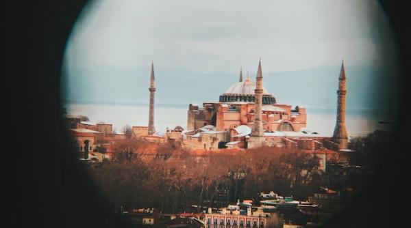 consilierul lui biden si consilierul lui erdogan intalnire neanuntata la istanbul ce a anuntat apoi casa alba