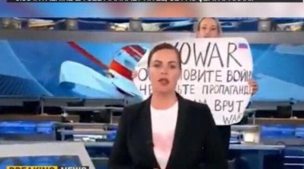 marina ovsyannikova a fugit din arestul la domiciliu impreuna cu fiica sa