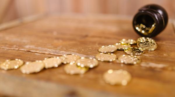 monede de aur ascunse intr un perete in secolul sapte au fost gasite din intamplare