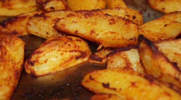 pentru cartofi prajiti crocanti incercati urmatoarea metoda exista un truc si pentru un piure mai cremos